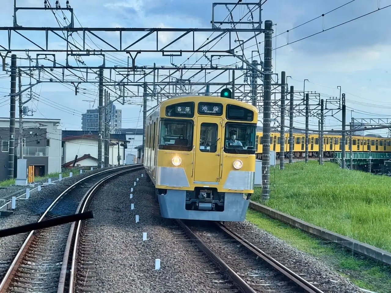 The Seibu 2000 Series